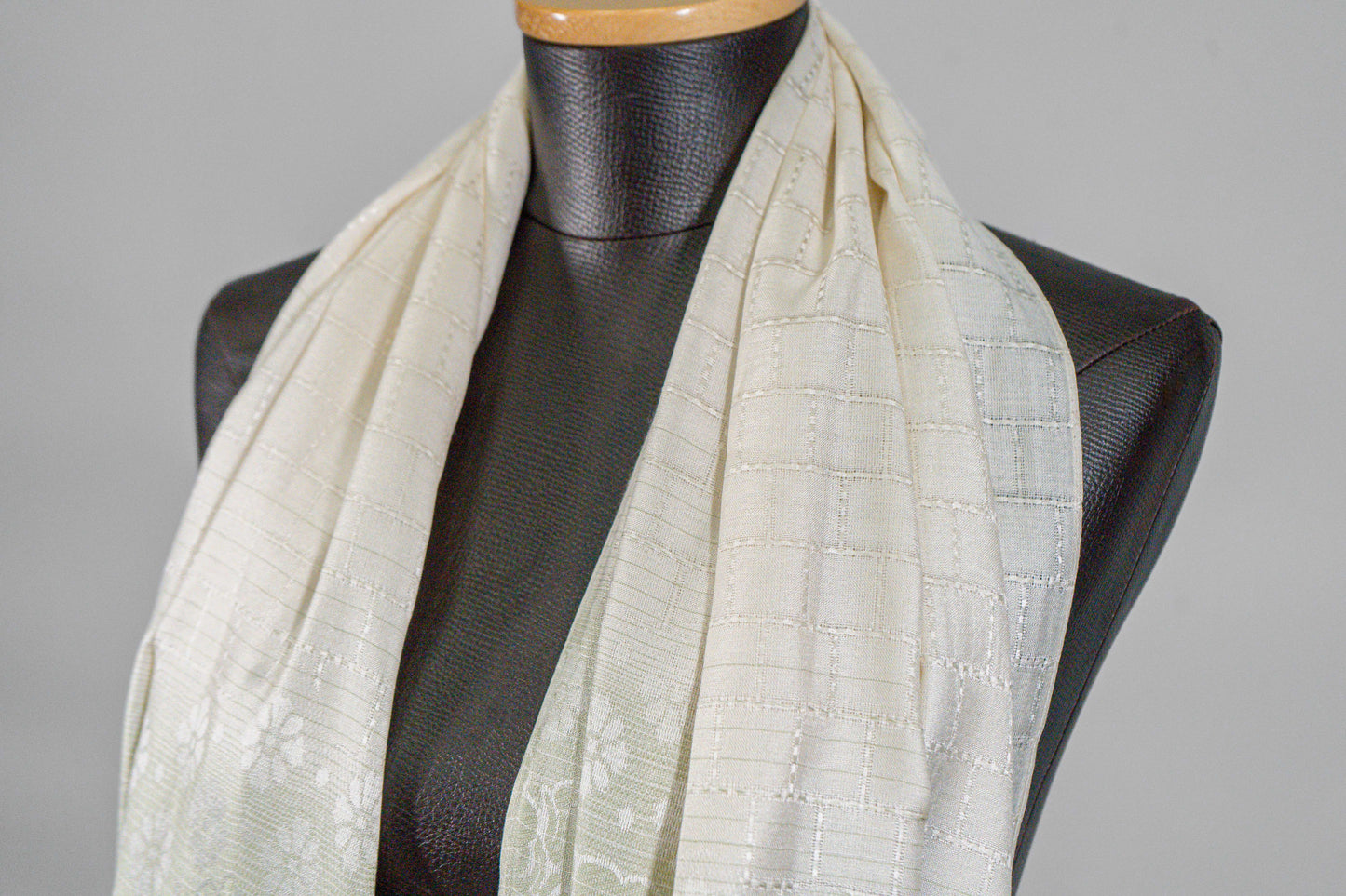 Floral - Cream & Light Blue04