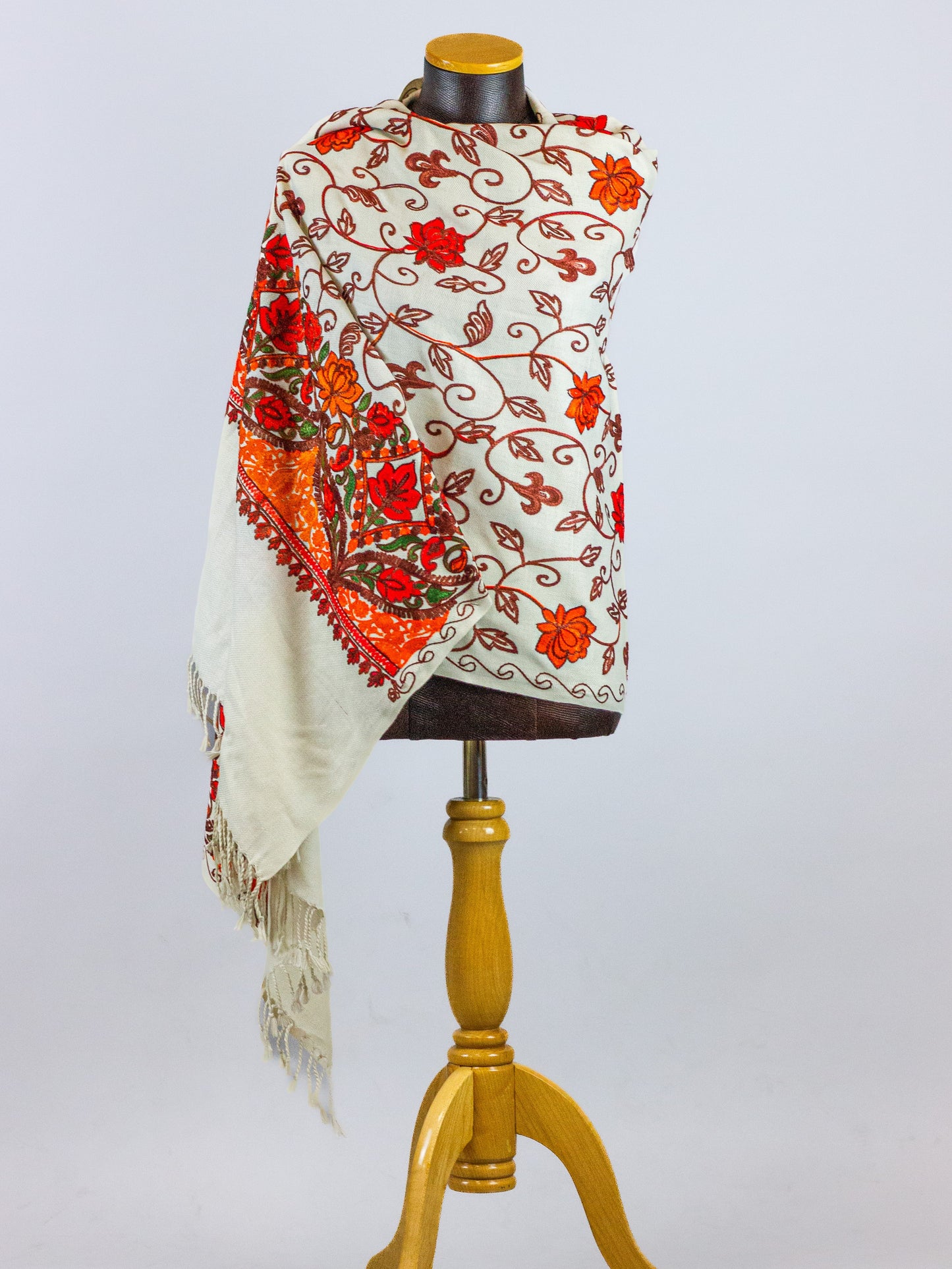 Needlework - White Cream01