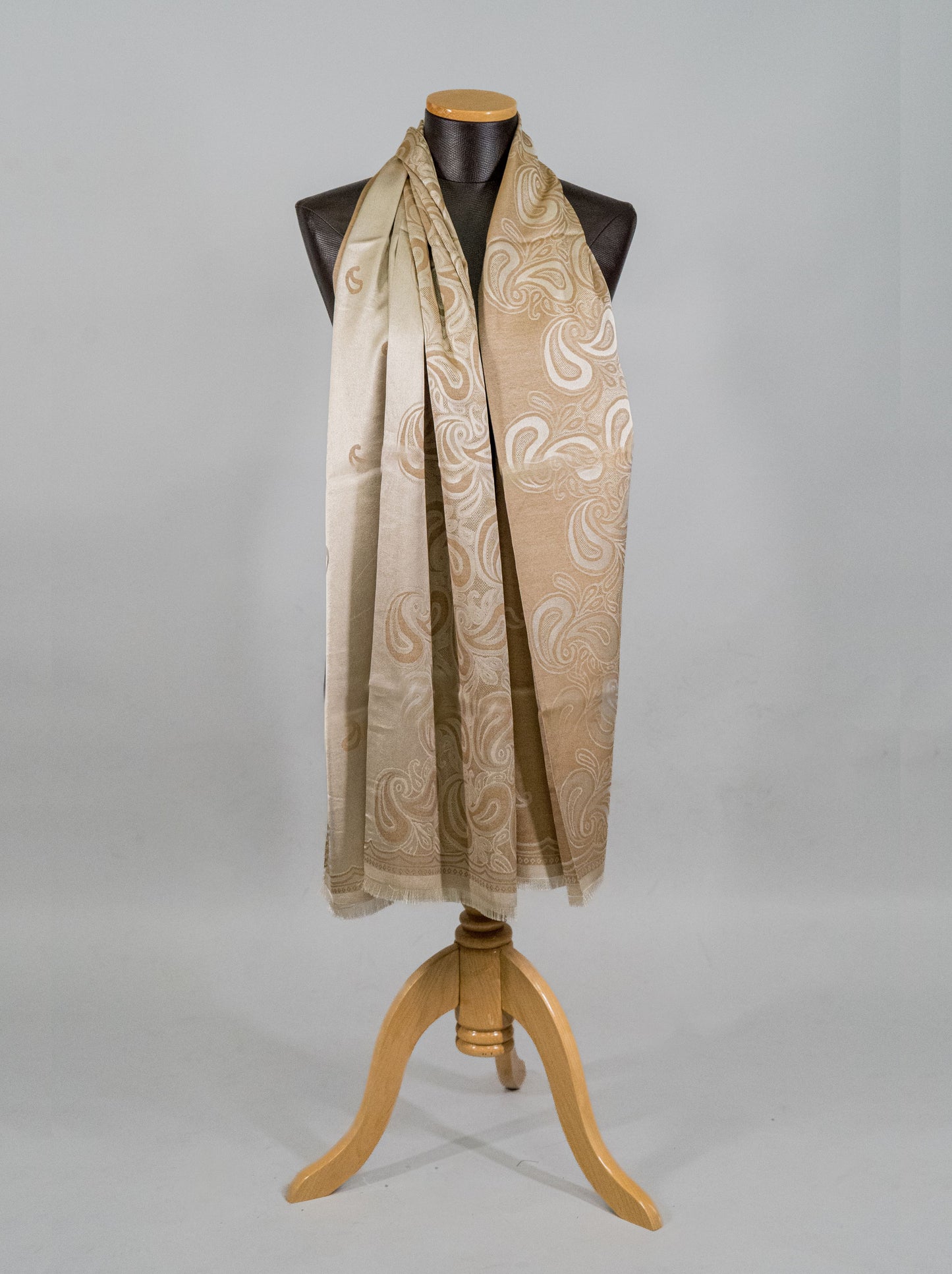 Silk Motives - Tan01