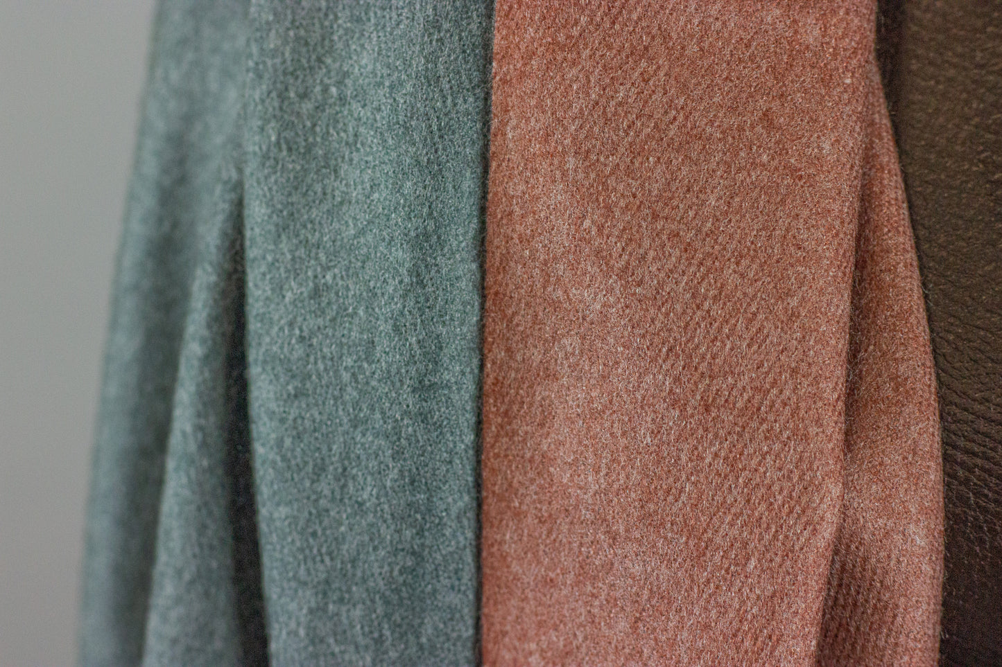 Warmy - Grey & Brown03