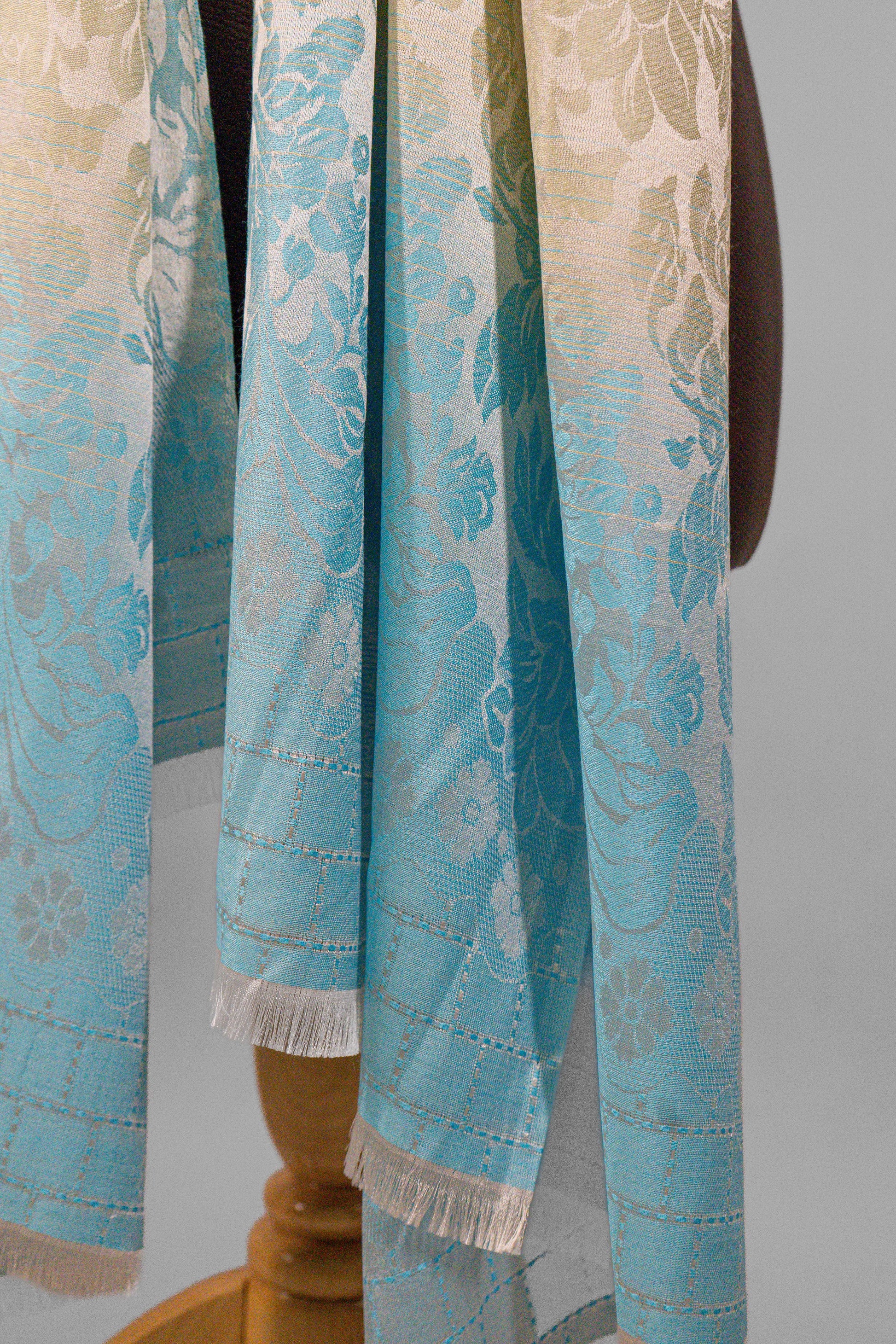 Floral - Cream & Light Blue02