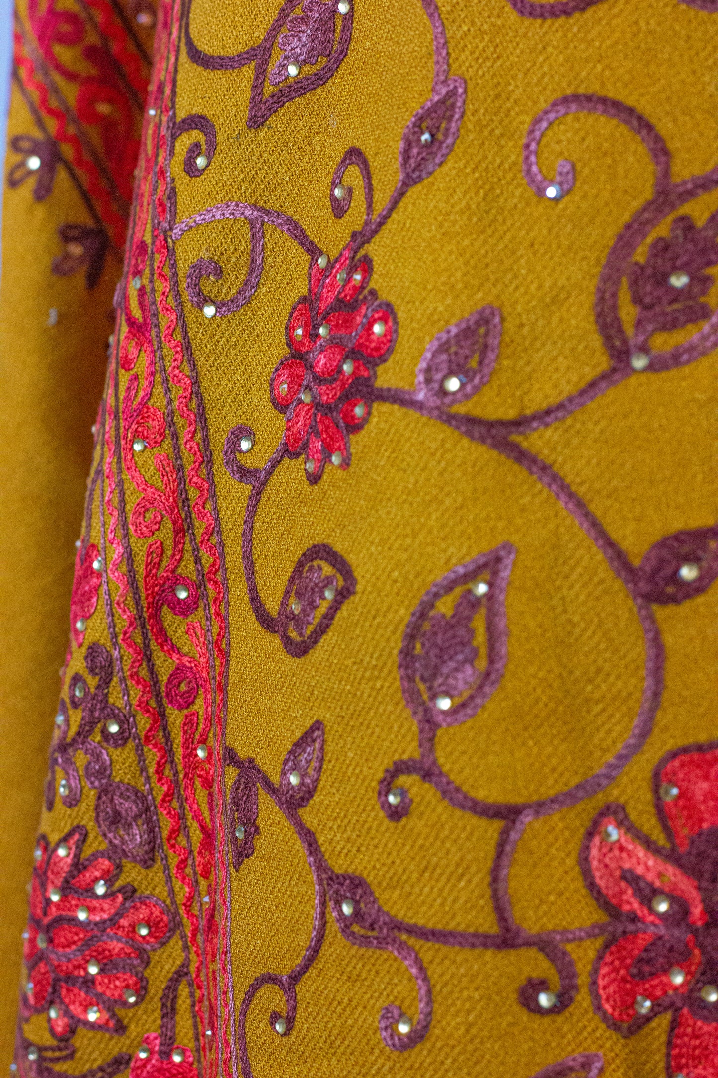 Shiny Needlework - Brown & Orange04